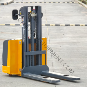 Compact - Electric Stacker