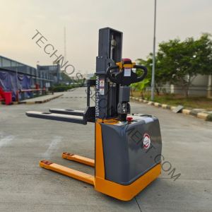 Compact - Electric Stacker